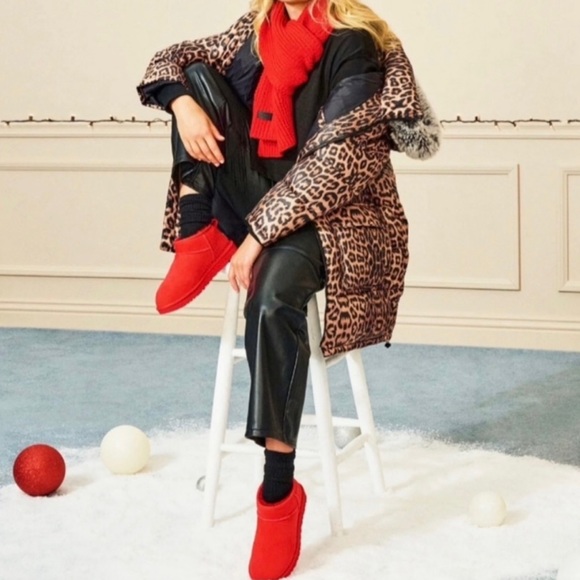 UGG Black Ultra Mini Classic Boot In Samba Red Tonal Size 6 - Picture 16 of 16